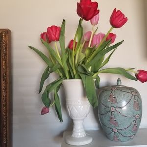 Vintage Hull USA Pottery 1940 Glazed White Pedestal Vase